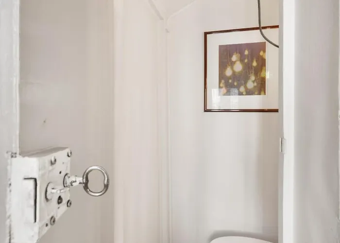 Gem Straight Out Of History - Built In 1750 Bergen